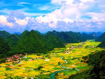 Tour khám phá Đông Bắc, Tây Bắc Việt Nam